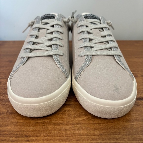 NIB Vintage Havana Feleice Stylish Grey Sneakers with Pink Star size 7.5 - Picture 3 of 7